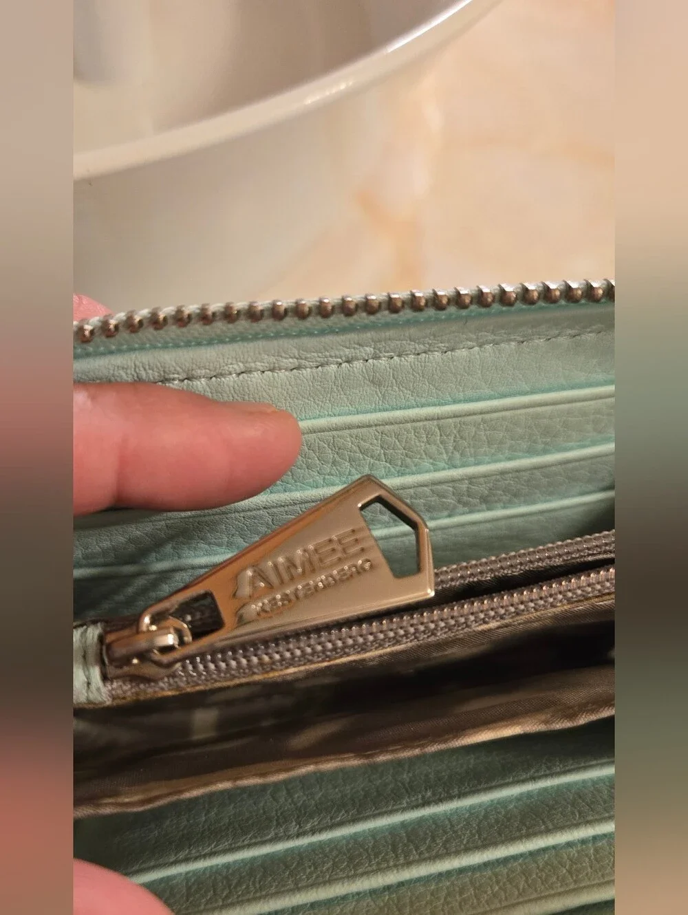 GUC! Aimee Kestenberg Dixon Leather Zip Around Wristlet Wallet – Mint Green